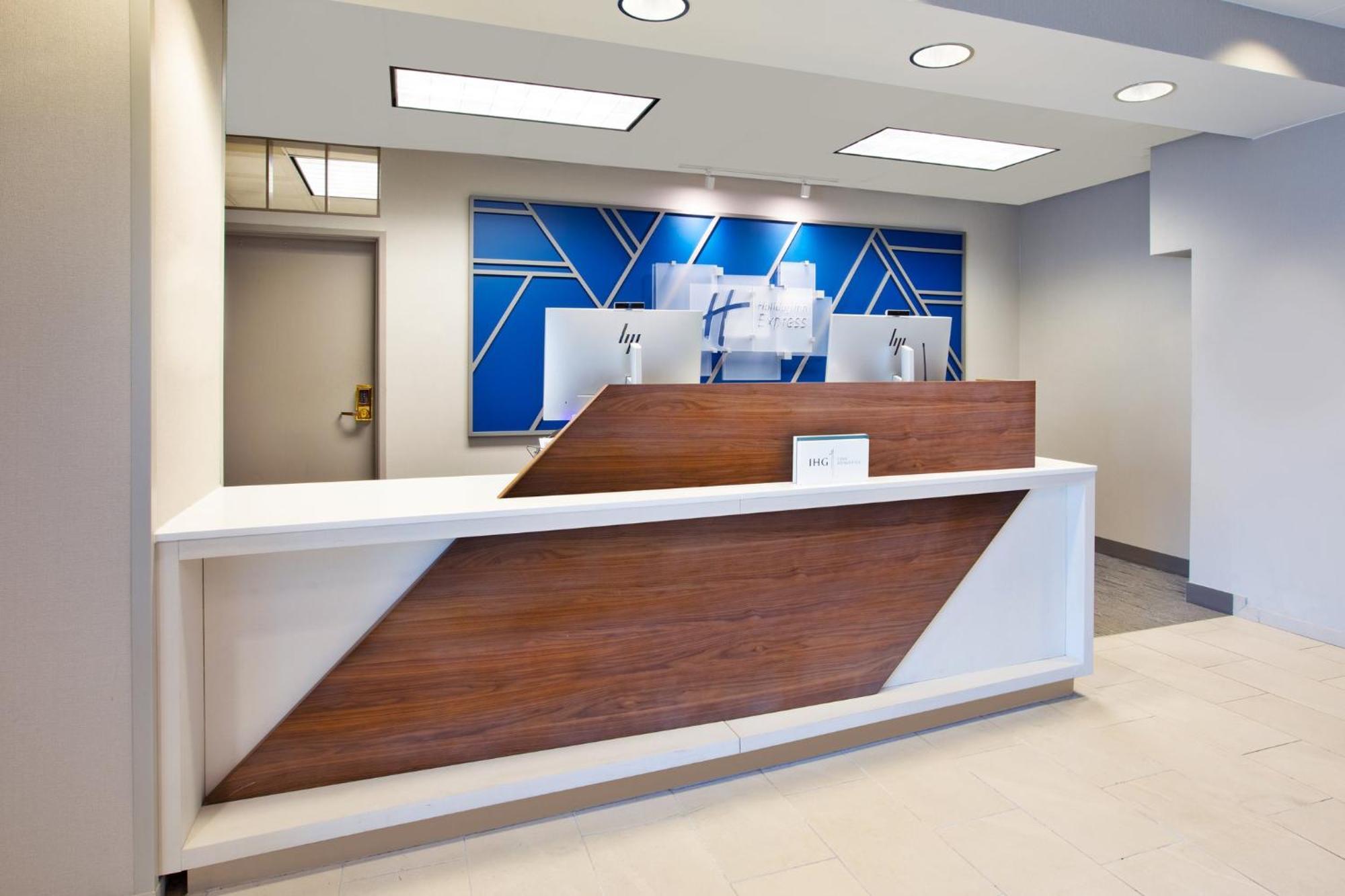 Holiday Inn Express Fremont By Ihg Exterior foto