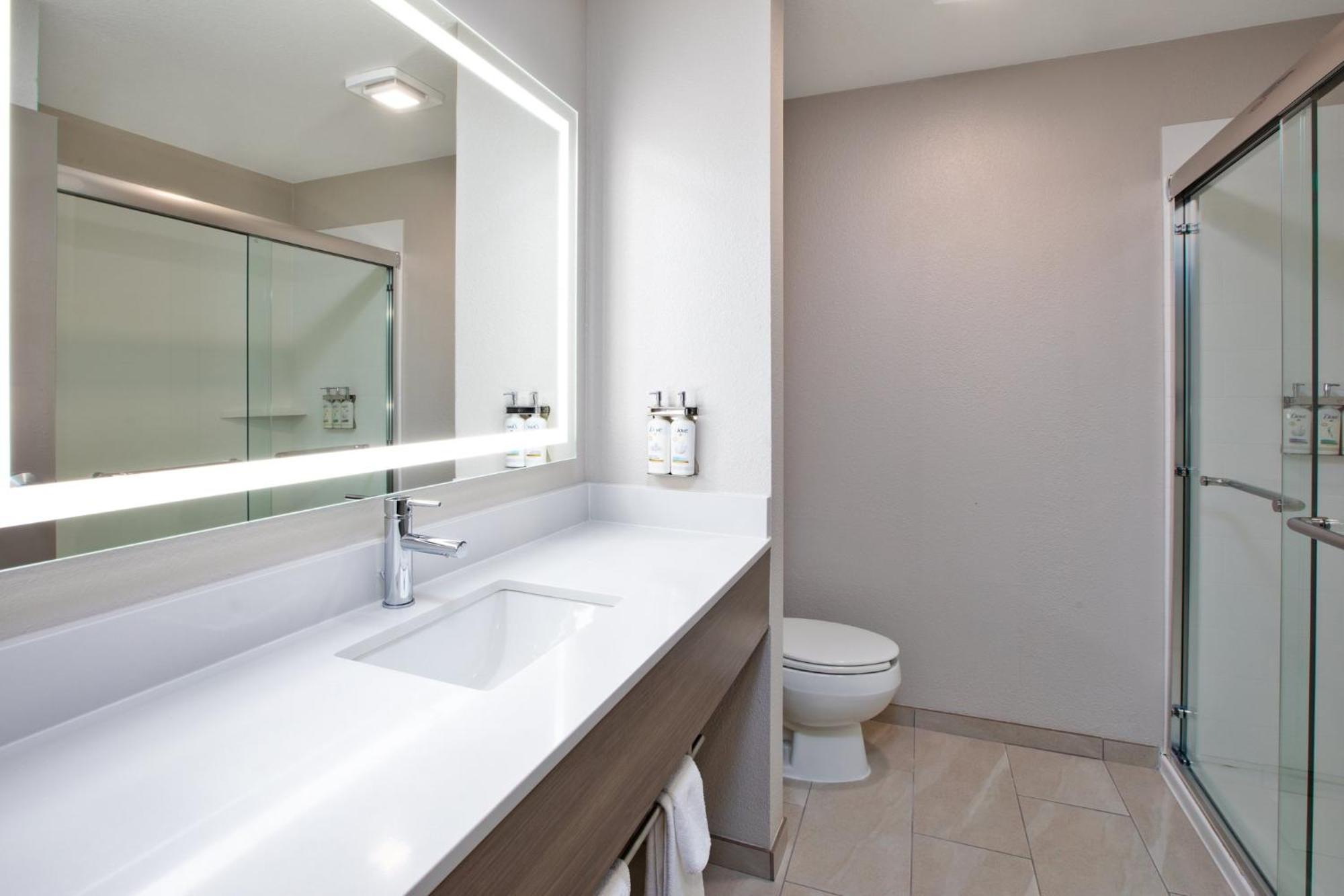 Holiday Inn Express Fremont By Ihg Exterior foto